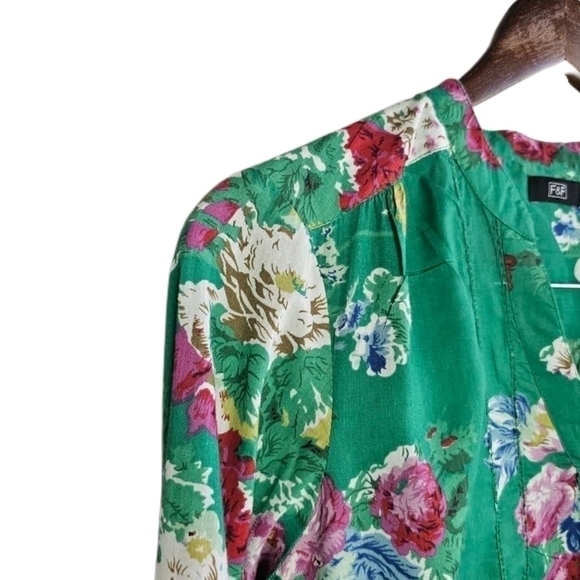 Floral green cotton button down top Made in India - Picture 3 of 11